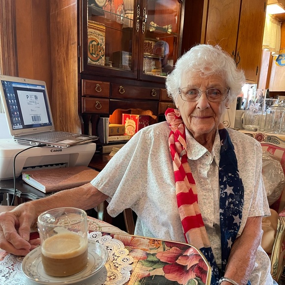 ~~~~Send me an offer! Taking 30% off all Beauty and Cosmetics!~~~~~ - Picture 8 of 15